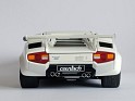 1:18 Auto Art Lamborghini Countach 5000S 1982 Blanco. Subida por Ricardo